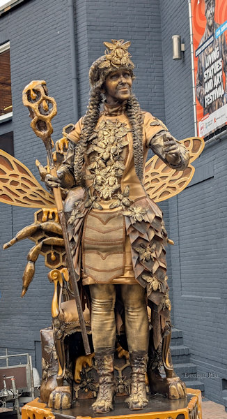 Living Statues (3).…