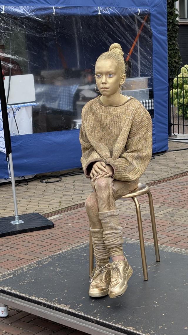 Living Statues (8).…