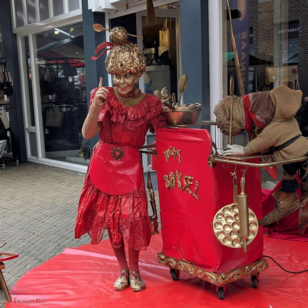 Living Statues (6).…